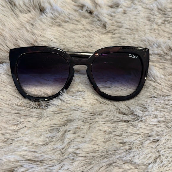 Quay Sunglasses - Picture 1 of 6